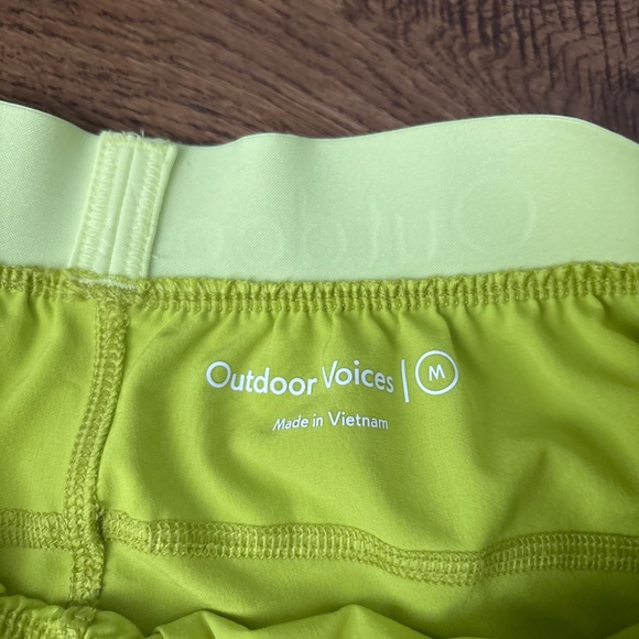 Outdoor Voices Relay Shorts Fluorescent Yellow/Green - Picture 3 of 4